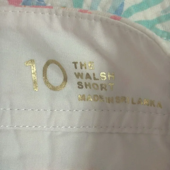 Lilly Pulitzer Womens Walsh Short Resort White Getting Steamy Print Sz 10 Preppy - Picture 5 of 8